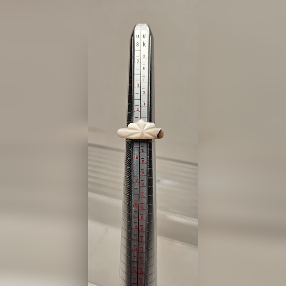 🎉Host Pick🎉 (2) Shell Carved Rings ☆ Made in Hawaii - Oahu* - Picture 10 of 11